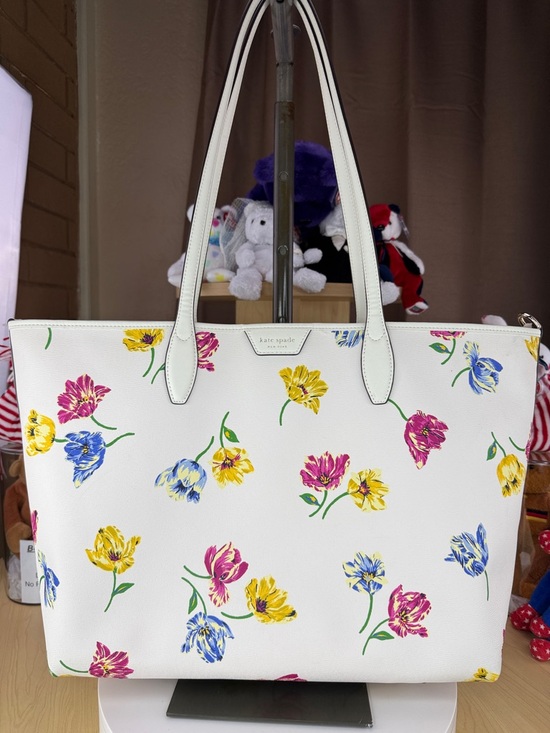 kate spade Handbags - 💥KATE SPADE - 136U407